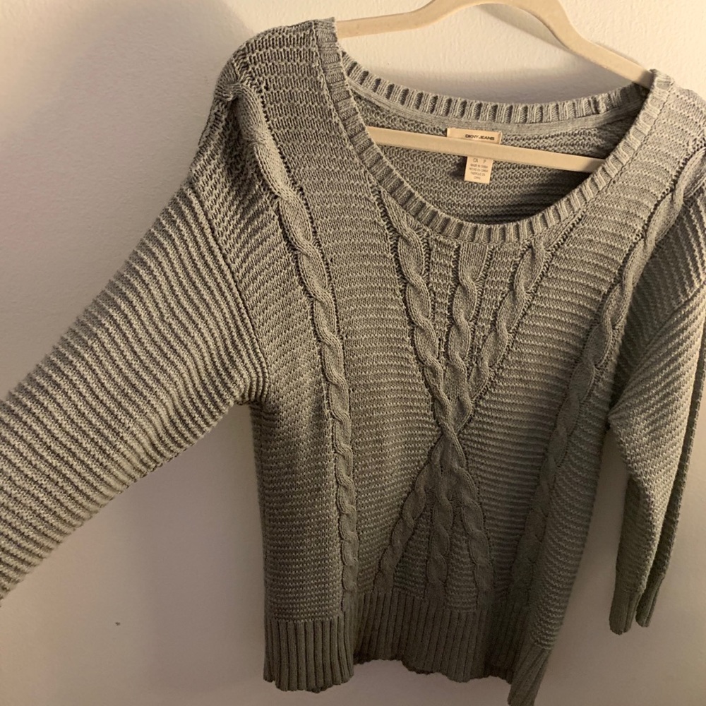 Scoopneck sweater